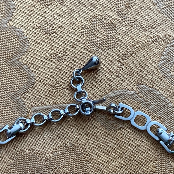 CHRISTIAN DIOR Vintage Silver Tone Crystal V-Neck Pearl Statement Necklace - Picture 7 of 8